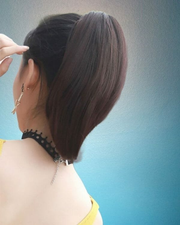 Short Straight Synthetic Claw Clip in Ponytail - Image 3